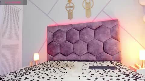 Snapshot of _aurora_collins_ chatting on 14, 2, 2025 _aurora_collins_ online show from 14, 2, 2025