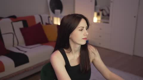 Lili online show from 5, 2, 2025