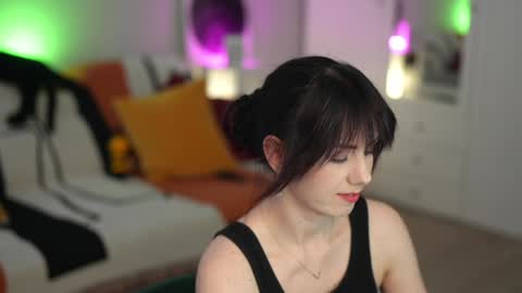 Lili online show from 12, 10, 2025