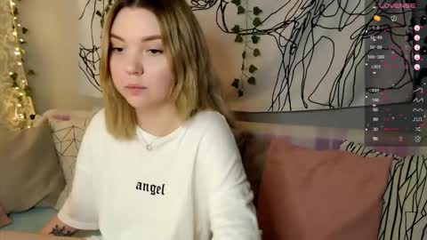 Snapshot of _blonde_barbie_ chatting on 10, 10, 2025 Elizabeth online show from 10, 10, 2025