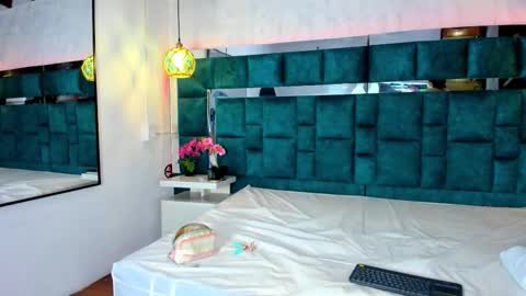 Snapshot of _bonnyandclyde chatting on 8, 2, 2026 _bonnyandclyde online show from 8, 2, 2026