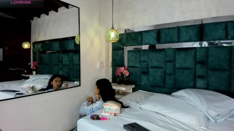 Snapshot of _bonnyandclyde chatting on 12, 2, 2026 _bonnyandclyde online show from 12, 2, 2026