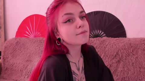 Caroline online show from 27, 3, 2026