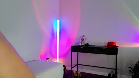 Carol  online show from 13, 1, 2025