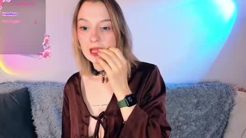 Snapshot of _ccrystaa_ chatting on 11, 10, 2025 Christina Chris online show from 11, 10, 2025