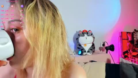 Snapshot of _ccrystaa_ chatting on 27, 5, 2026 Christina Chris online show from 27, 5, 2026