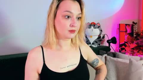 Snapshot of _ccrystaa_ chatting on 30, 5, 2026 Christina Chris online show from 30, 5, 2026