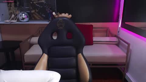 _charlotte_collins_ online show from 17, 9, 2025