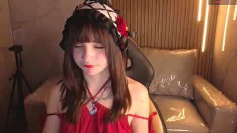 _charlotte_collins_ online show from 2, 12, 2025