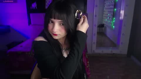 _charlotte_collins_ online show from 10, 2, 2026