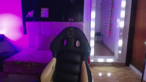 _charlotte_collins_ online show from 21, 2, 2026