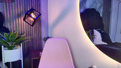 _charlotte_queen_ online show from 28, 4, 2026