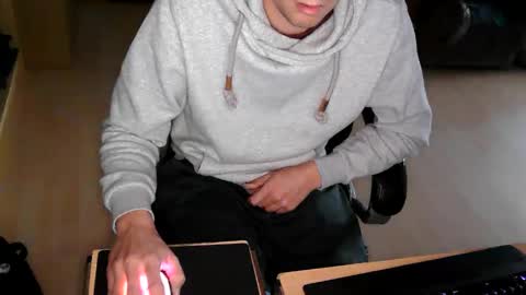 Snapshot of _chris_87 chatting on 15, 2, 2025  chris 87 online show from 15, 2, 2025