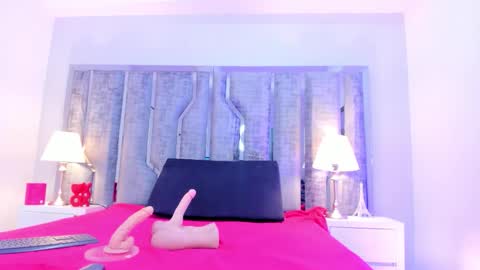 _ciara_benet_ online show from 9, 10, 2025