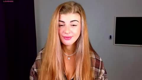 Snapshot of _comefeelme_ chatting on 18, 10, 2025 D online show from 18, 10, 2025