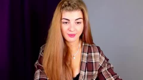 Snapshot of _comefeelme_ chatting on 19, 10, 2025 D online show from 19, 10, 2025