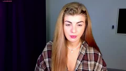 Snapshot of _comefeelme_ chatting on 20, 10, 2025 D online show from 20, 10, 2025