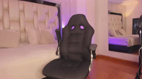     online show from 29, 10, 2025