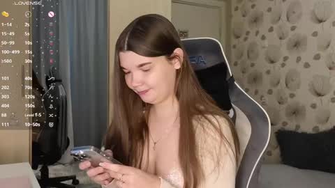 _cute_ice online show from 15, 4, 2026