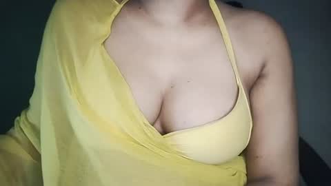 Snapshot of _dreamgirl_0 chatting on 7, 7, 2026 _dreamgirl_0 online show from 7, 7, 2026