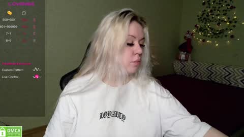 Snapshot of _elven_dreams__ chatting on 25, 12, 2024 chloue and Gretta online show from 25, 12, 2024