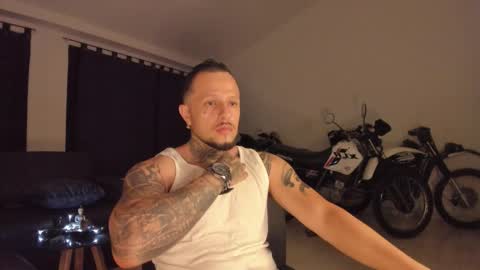 Snapshot of _emilio_escobar chatting on 19, 1, 2026 Emilio online show from 19, 1, 2026