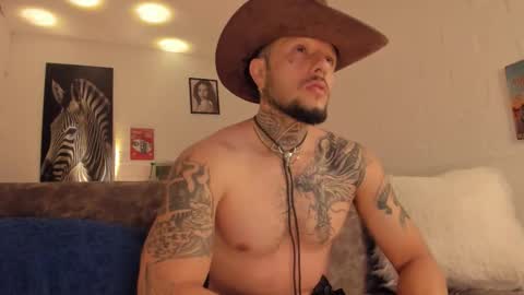 Snapshot of _emilio_escobar chatting on 1, 2, 2026 Emilio online show from 1, 2, 2026