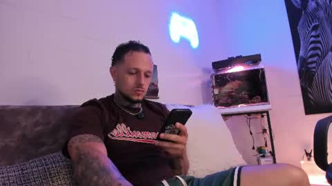 Snapshot of _emilio_escobar chatting on 13, 7, 2026 Emilio online show from 13, 7, 2026
