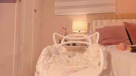 Snapshot of _emily__cb chatting on 5, 1, 2026 Hi Im Emily online show from 5, 1, 2026