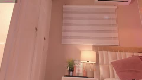 Snapshot of _emily__cb chatting on 9, 1, 2026 Hi Im Emily online show from 9, 1, 2026