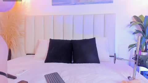 Emily Queen online show from 3, 6, 2026