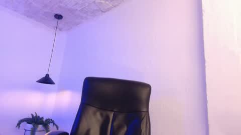 Emily walker online show from 30, 12, 2024