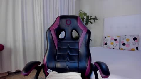 Emma  online show from 24, 11, 2025