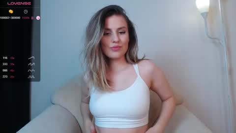 Snapshot of _esmeraldiyaa_ chatting on 23, 1, 2025 _esmeraldiyaa_ online show from 23, 1, 2025