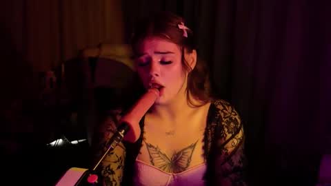 Eva Lane online show from 8, 10, 2025