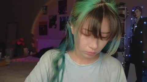 Snapshot of _eve____ chatting on 9, 10, 2025 EveEva online show from 9, 10, 2025