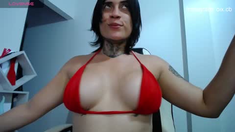 Snapshot of _exa_ chatting on 10, 12, 2024  Exa help me position myself with your thumb up thanks  online show from 10, 12, 2024