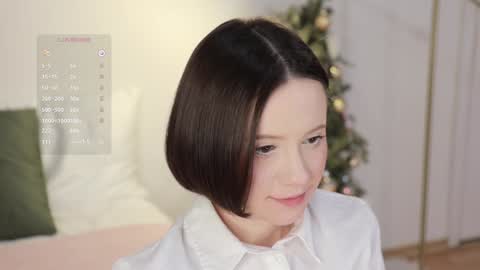 Snapshot of _female_essence_ chatting on 19, 1, 2025 Essie online show from 19, 1, 2025