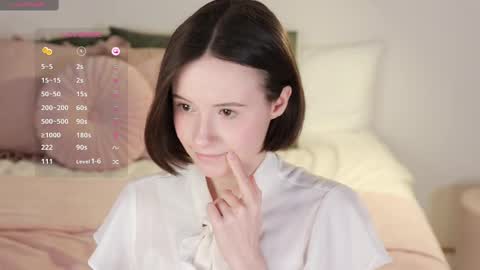 Snapshot of _female_essence_ chatting on 7, 3, 2025 Essie online show from 7, 3, 2025