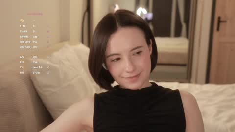 Essie  online show from 15, 4, 2026