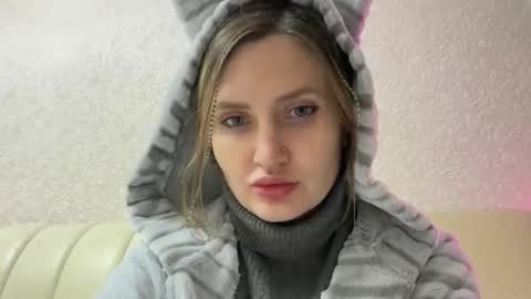 Snapshot of _florinika_ chatting on 30, 10, 2025  Flora  online show from 30, 10, 2025