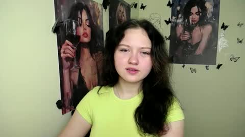 Snapshot of _foxy_lady chatting on 19, 9, 2025 Alice online show from 19, 9, 2025