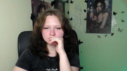 Snapshot of _foxy_lady chatting on 3, 7, 2026 Alice online show from 3, 7, 2026