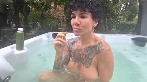 Frankie Rivers allmylinks  online show from 26, 10, 2025