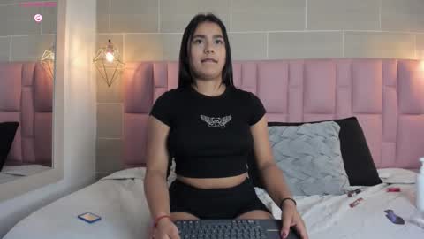 Snapshot of _gia_rose chatting on 29, 9, 2025 _gia_rose online show from 29, 9, 2025