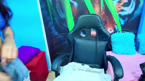 _gold_strawberry_ online show from 21, 6, 2026