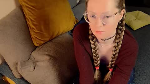 Snapshot of _goldilocks__ chatting on 27, 10, 2025 _goldilocks__ online show from 27, 10, 2025