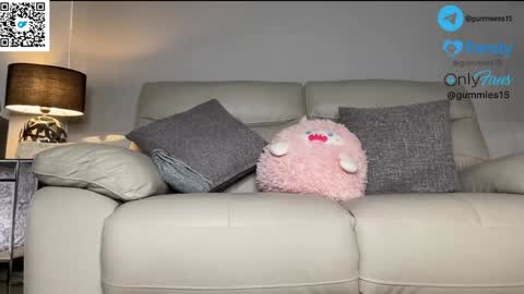 Snapshot of _gummies15 chatting on 10, 1, 2026 sara online show from 10, 1, 2026