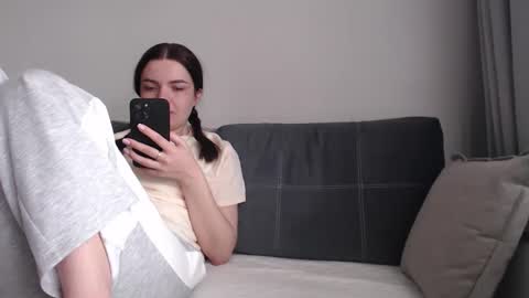 Snapshot of _hidden_frommymoom_ chatting on 12, 3, 2026 Criss4u online show from 12, 3, 2026