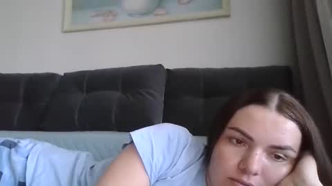 Snapshot of _hidden_frommymoom_ chatting on 14, 4, 2026 Criss4u online show from 14, 4, 2026